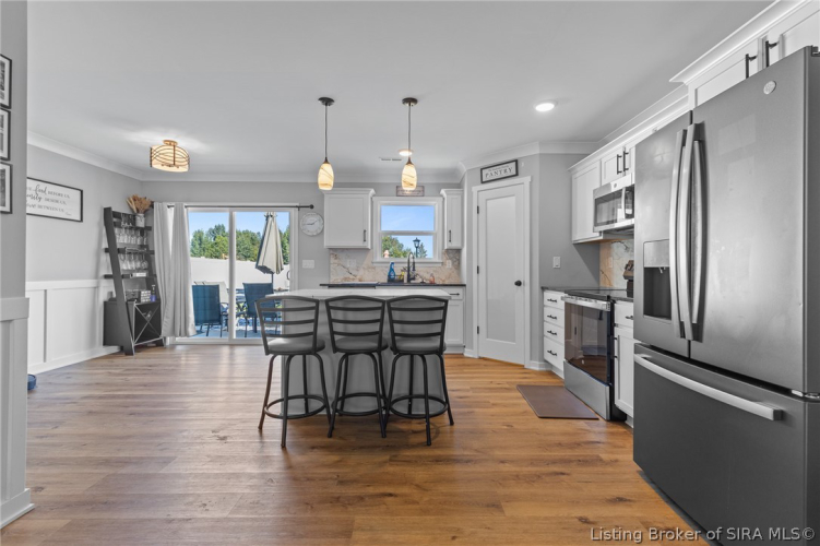 Listing Image 11
