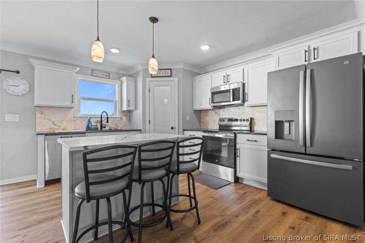 Listing Image 12