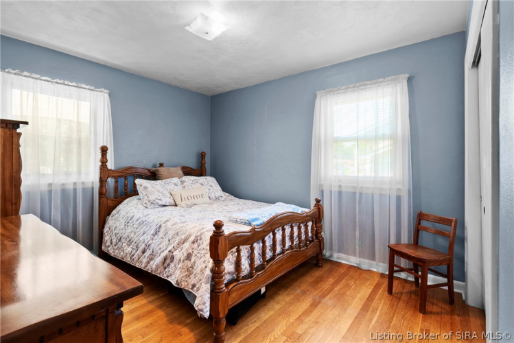Listing Image 12