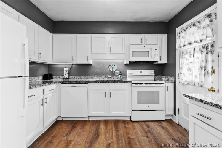 Listing Image 6
