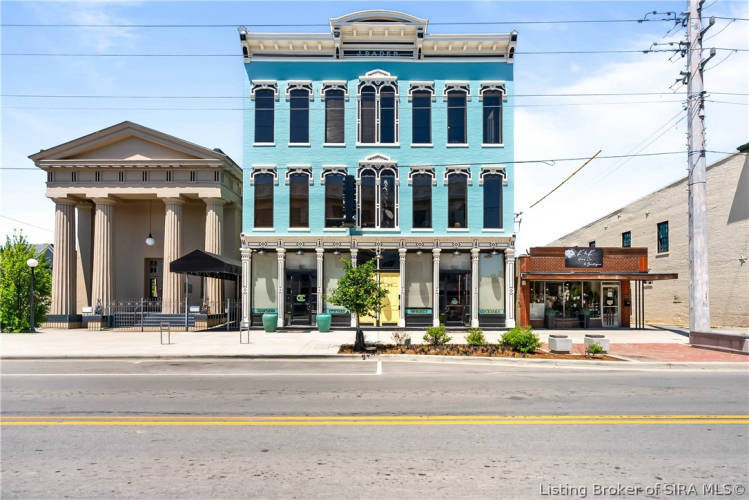 Listing Image 4