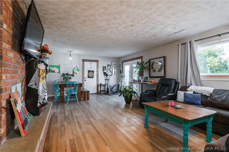 Listing Image 16