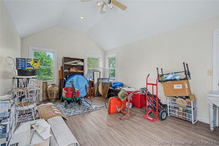 Listing Image 64