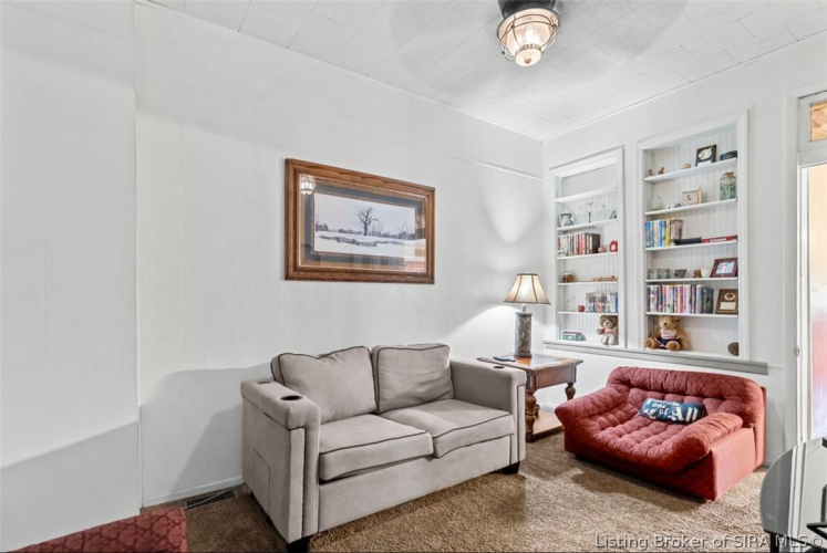 Listing Image 5