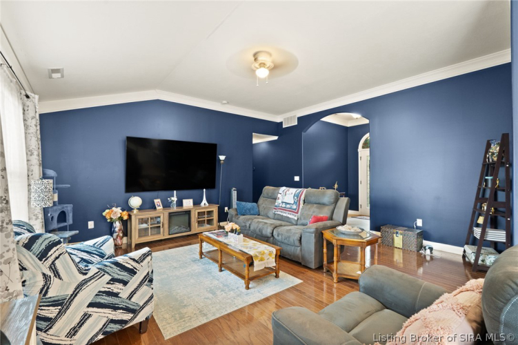 Listing Image 7
