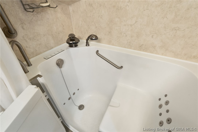 Listing Image 32