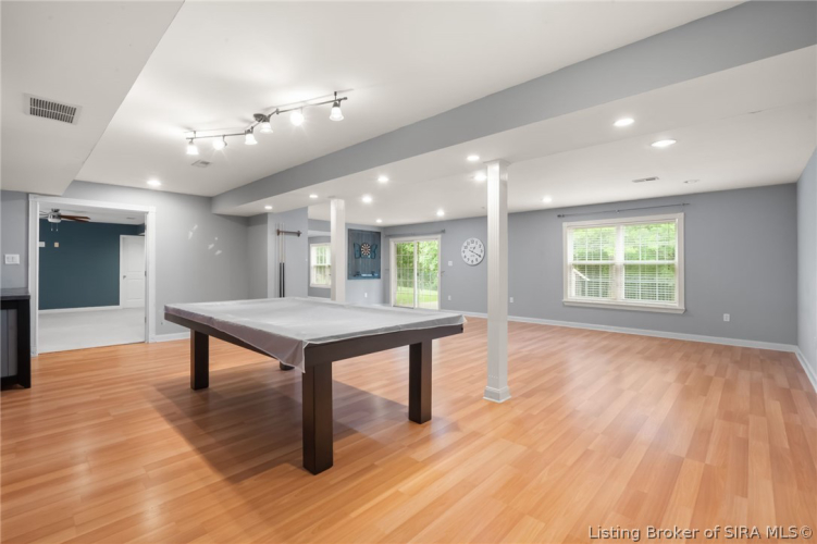 Listing Image 64