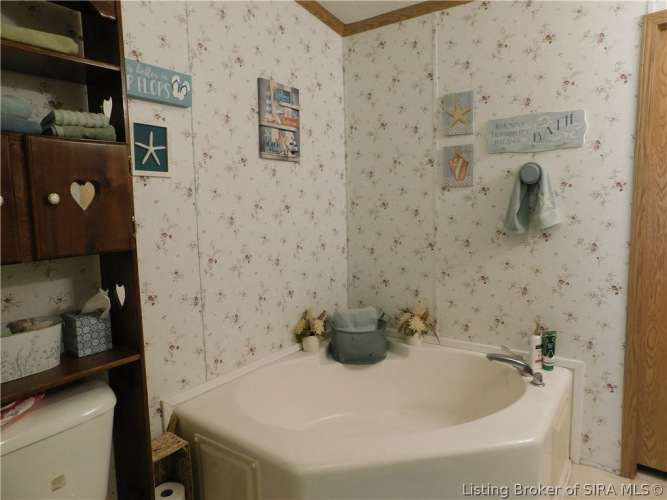 Listing Image 18