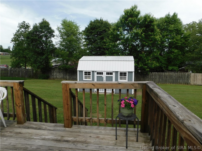 Listing Image 4