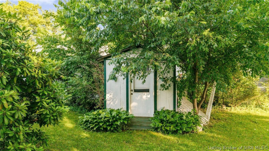 Listing Image 8