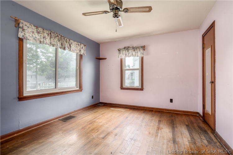 Listing Image 18