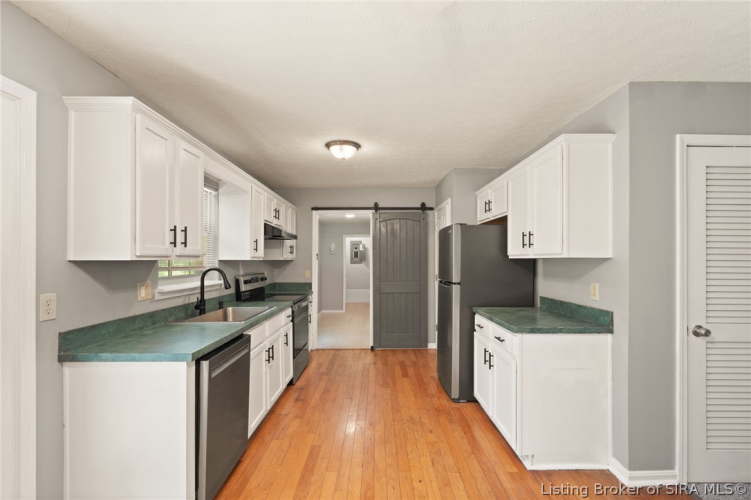 Listing Image 17