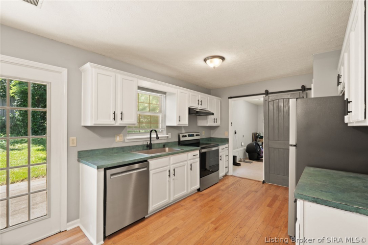 Listing Image 19