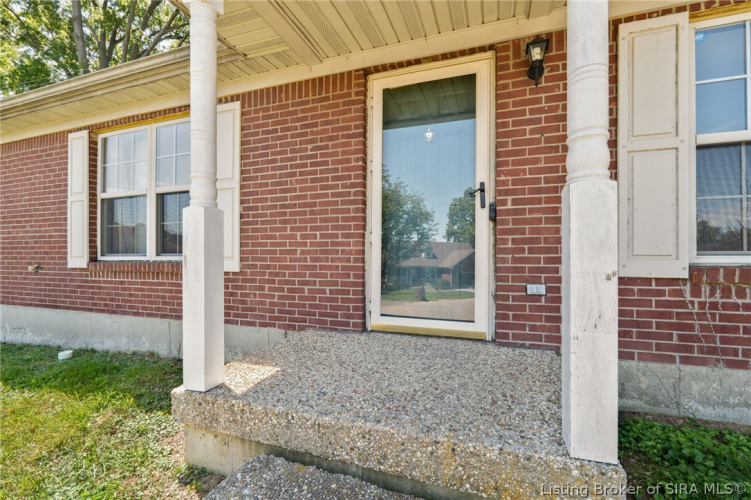 Listing Image 8