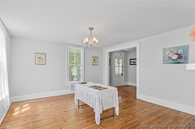 Listing Image 7