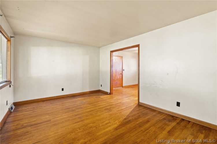 Listing Image 17