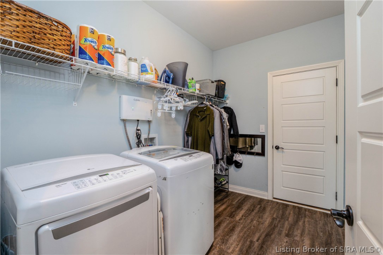 Listing Image 16
