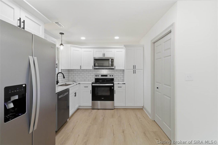 Listing Image 15