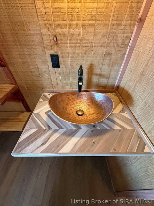 Listing Image 19