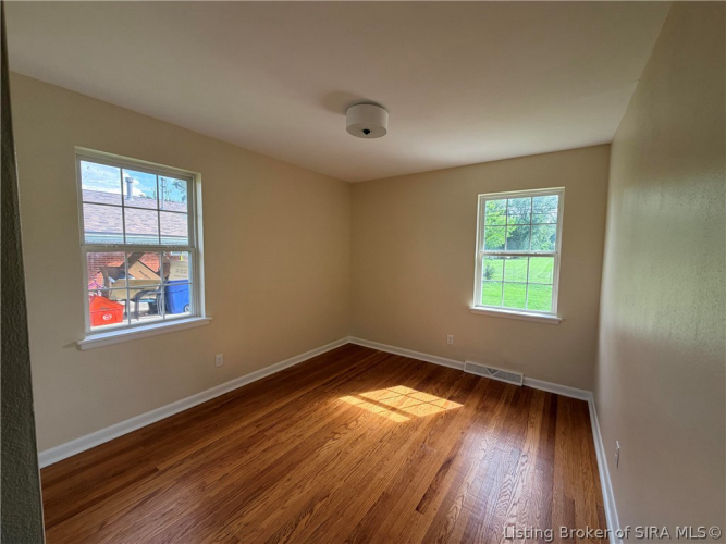Listing Image 17