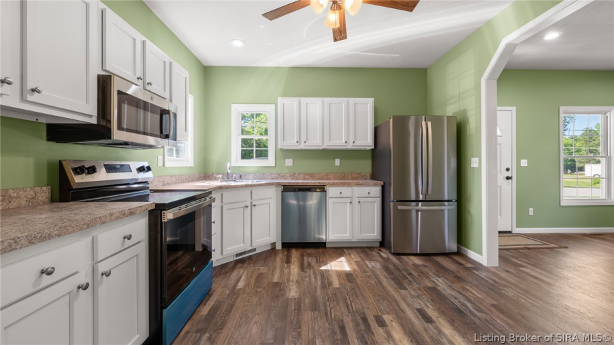 Listing Image 12