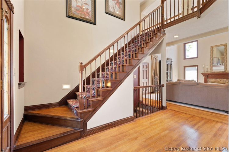 Listing Image 4