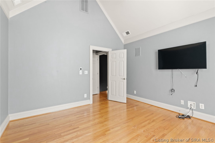 Listing Image 73