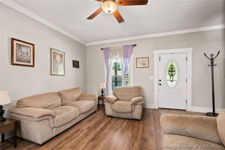 Listing Image 6