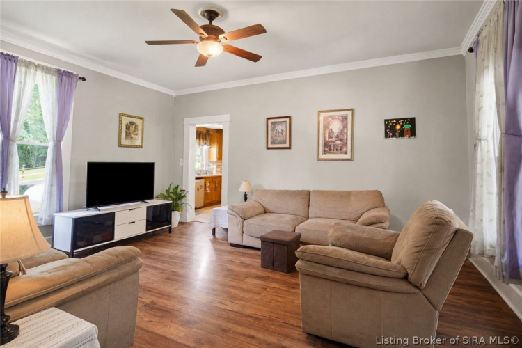 Listing Image 8