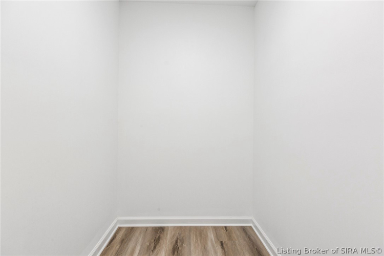 Listing Image 24