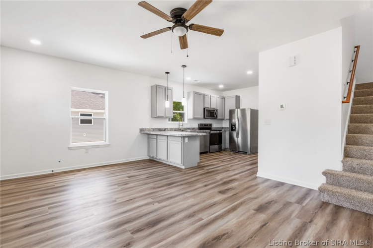 Listing Image 9