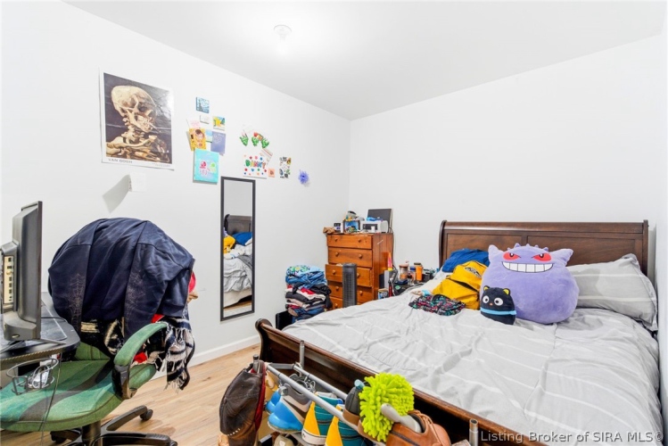Listing Image 14