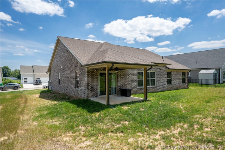 Listing Image 4