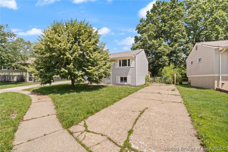 Listing Image 4