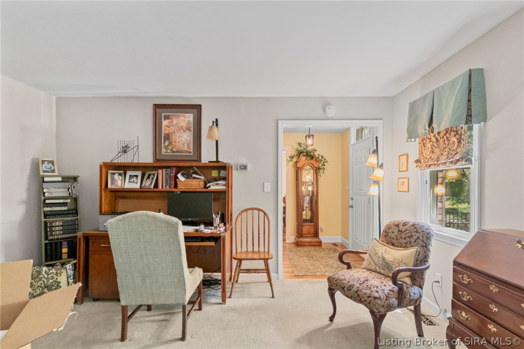 Listing Image 4