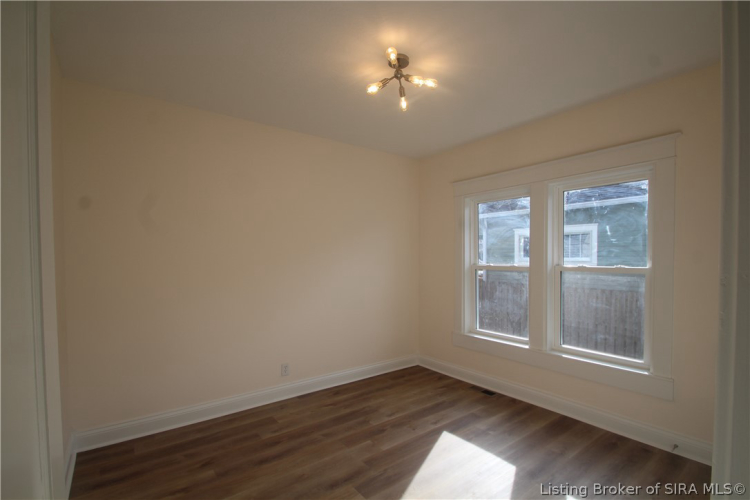 Listing Image 16