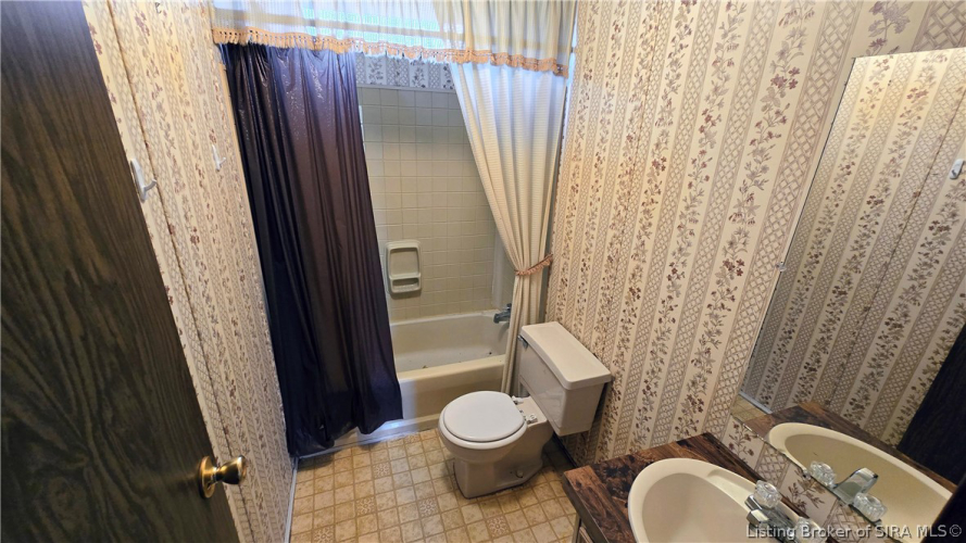Listing Image 16