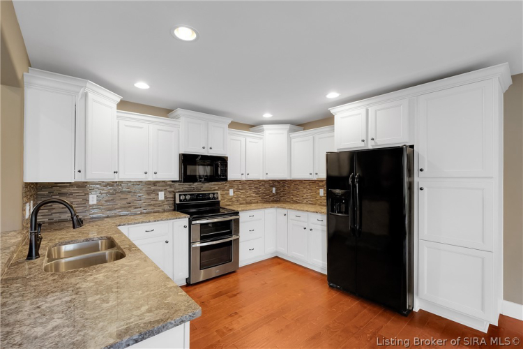 Listing Image 10
