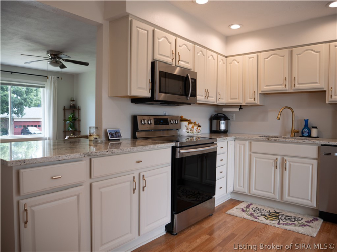 Listing Image 12