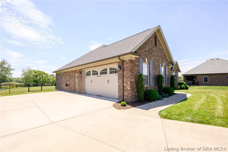 Listing Image 38