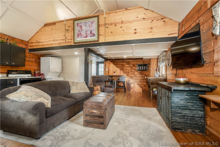 Listing Image 11