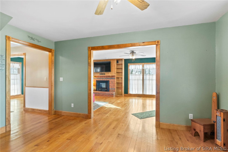 Listing Image 14