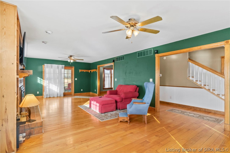 Listing Image 5