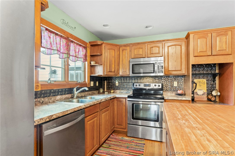 Listing Image 9