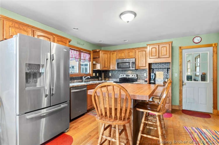 Listing Image 10