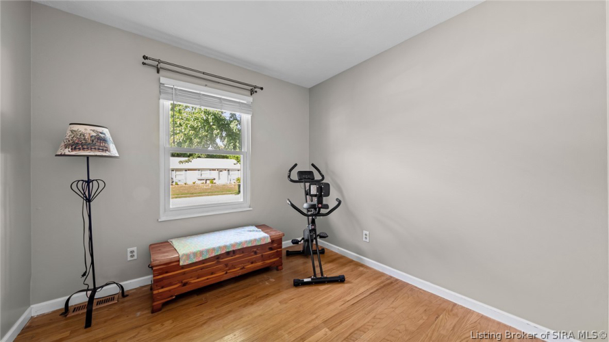 Listing Image 12
