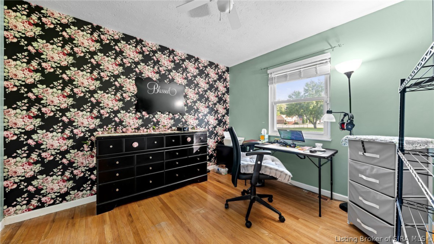 Listing Image 13