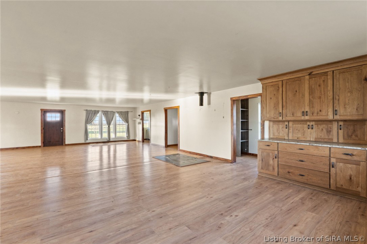 Listing Image 64