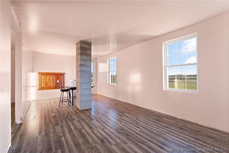 Listing Image 81