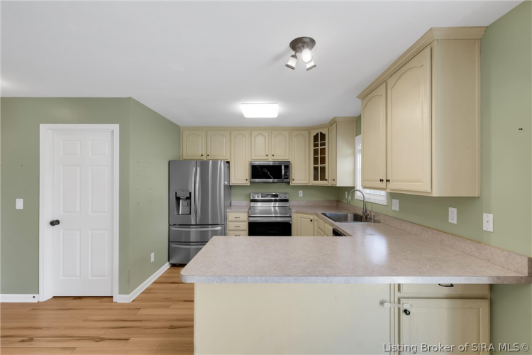 Listing Image 19